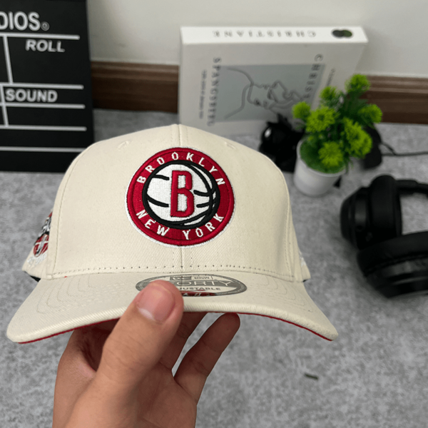 OFF WHITE BROOKLYN NETS RED BOTTOM THE EMPIRE STATE SIDE PATCH NEWS ERAS – EXCLUSIVE FITTED INC